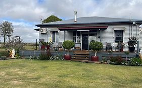 Country Charm On Acreage
